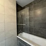 Апартаменты Skyline Rooftop Swim Монпелье