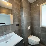 Апартаменты Skyline Rooftop Swim