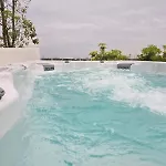 Skyline Rooftop Swim Апартаменты