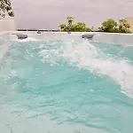 Апартаменты Skyline Rooftop Swim Монпелье
