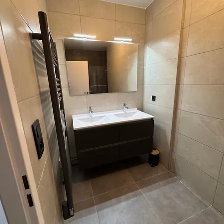 Skyline Rooftop Swim مونبيلييه