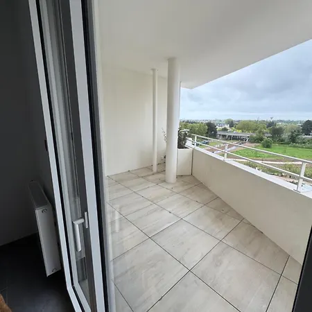 Skyline Rooftop Swim شقة