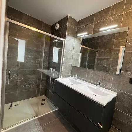 Skyline Rooftop Swim * مونبيلييه