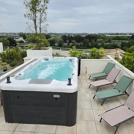 Skyline Rooftop Swim * Montpellier