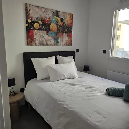 Skyline Rooftop Swim مونبيلييه