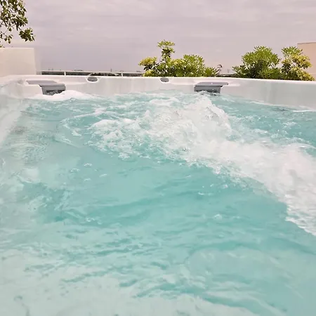 Apartment Skyline Rooftop Swim Montpellier