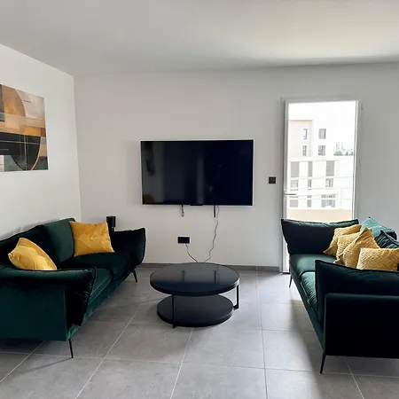 Skyline Rooftop Swim مونبيلييه