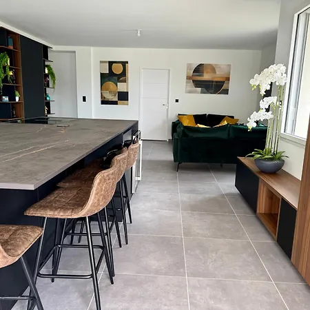 Skyline Rooftop Swim شقة